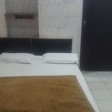 Hotel Jeet Агра Екстериор снимка