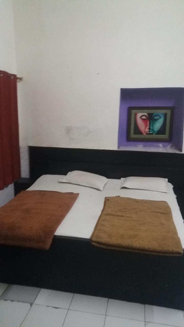 Hotel Jeet Агра Екстериор снимка